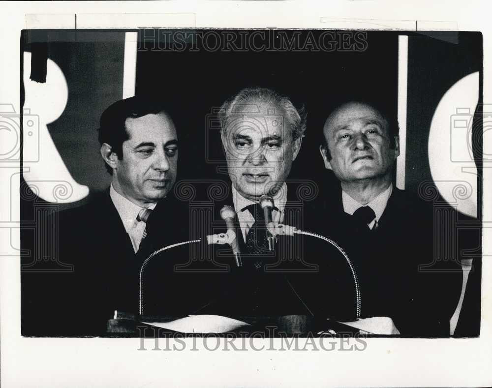 1980 Press Photo Conceding the N.Y Primary - Historic Images