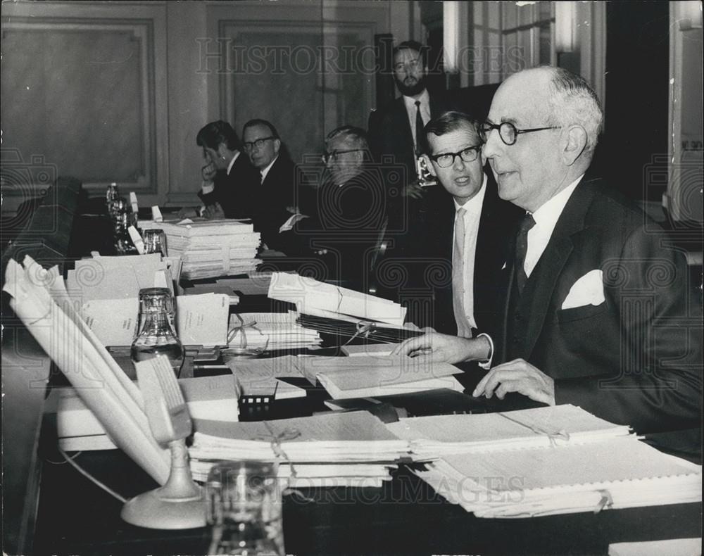 1970 Press Photo Commission On The Third London Airport Stage - Historic Images