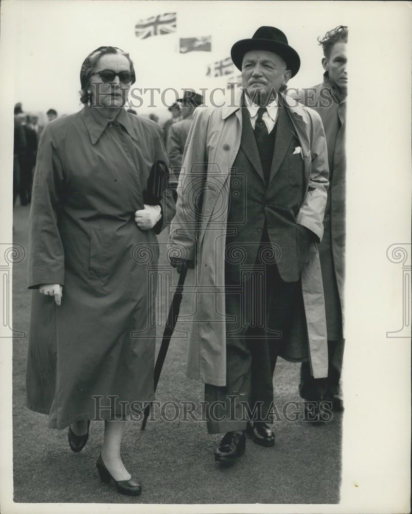 1957 Press Photo Professor Dornier aircraft design Germany Farmborough Air Show - Historic Images