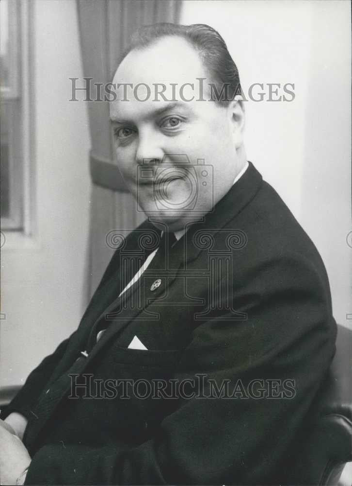 1965 Press Photo Defense Minister Gerald Reynolds - Historic Images