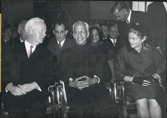 1961 Press Photo Indian Vice President Radhakrishnan Awarded Peace Prize - Historic Images