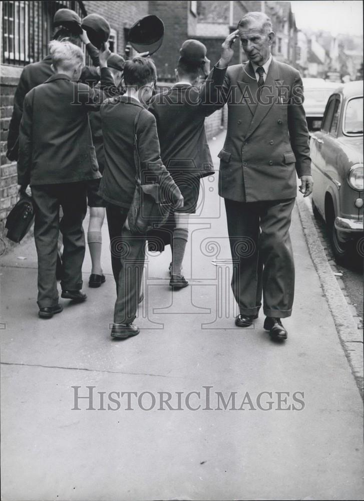 Press Photo Headmaster And Students - Historic Images