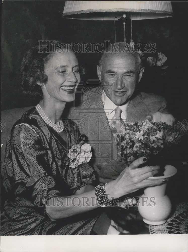 1953 Press Photo Sam &amp; France Goldwyn On Trip Thru France - Historic Images