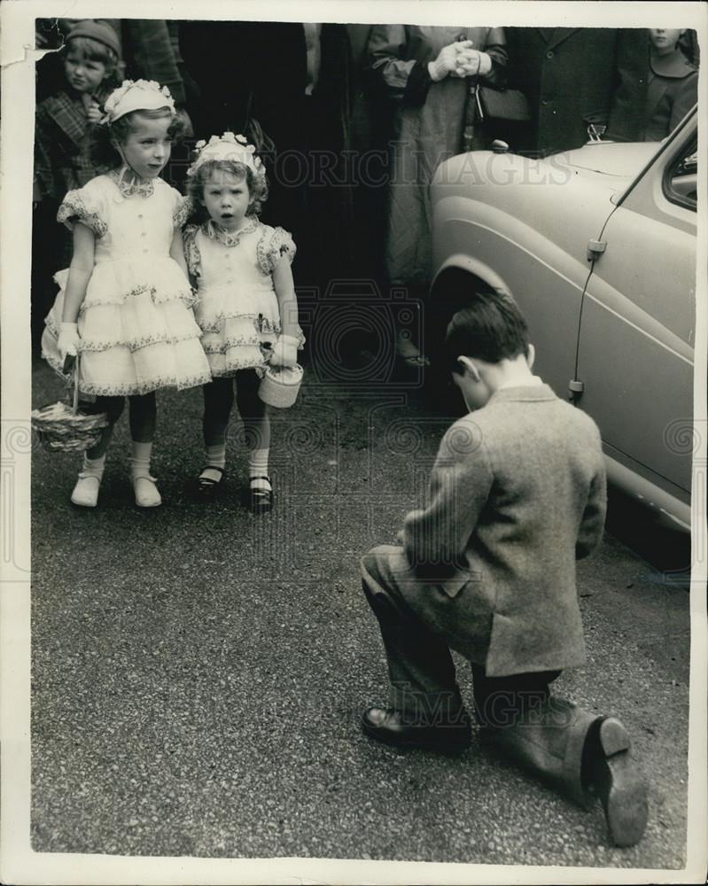 1955 Press Photo Easter Sunday Parade in Hyde Park Kids In Easter Clothes - Historic Images