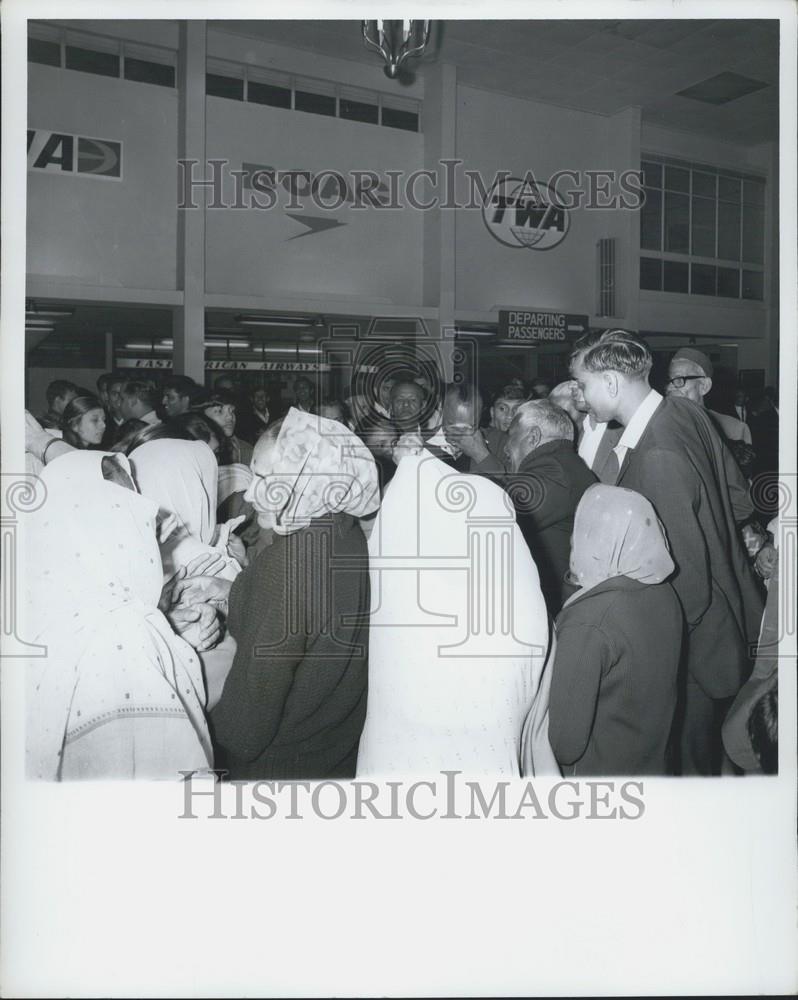 Press Photo Exodus of Asians from Kenya - Historic Images