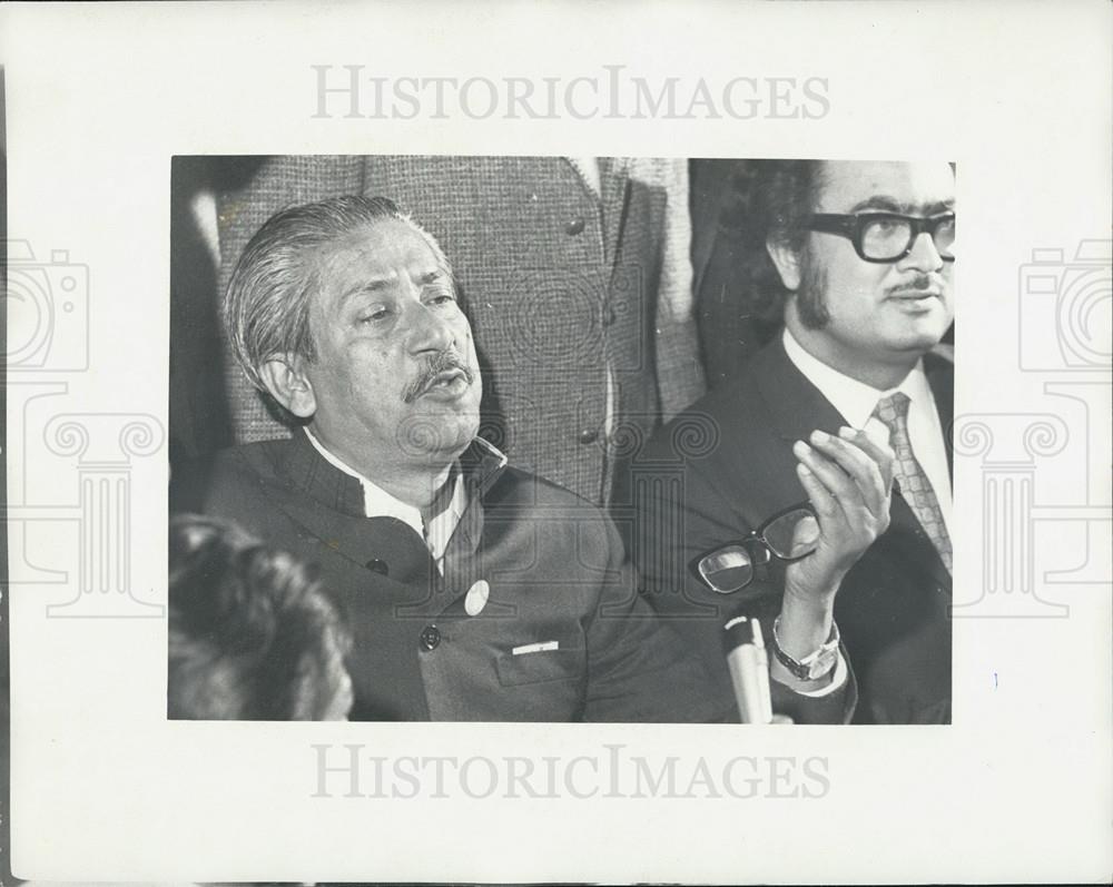 1972 Press Photo Shiek Mujibur Rahman at London Press Conference - Historic Images