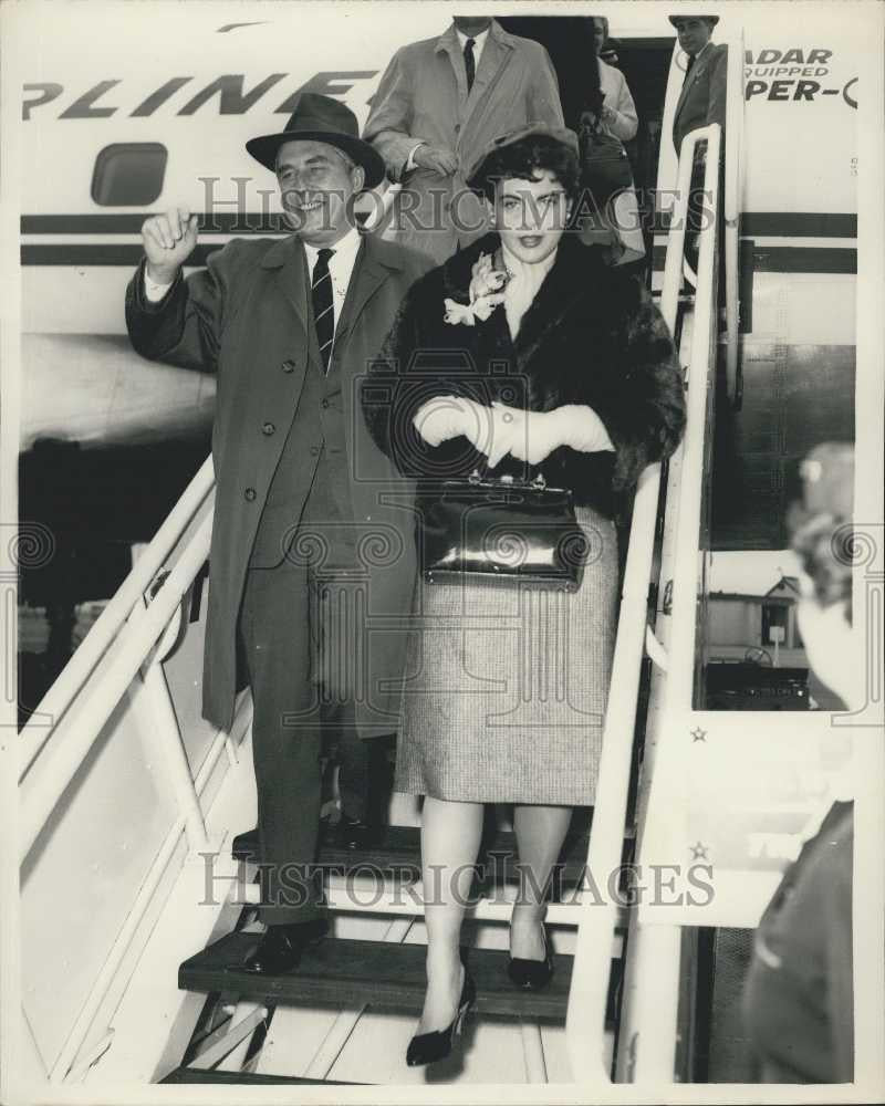 1958 Press Photo Gov of the New Jersey Hon. Robert B. Meyner &amp; wife in London - Historic Images