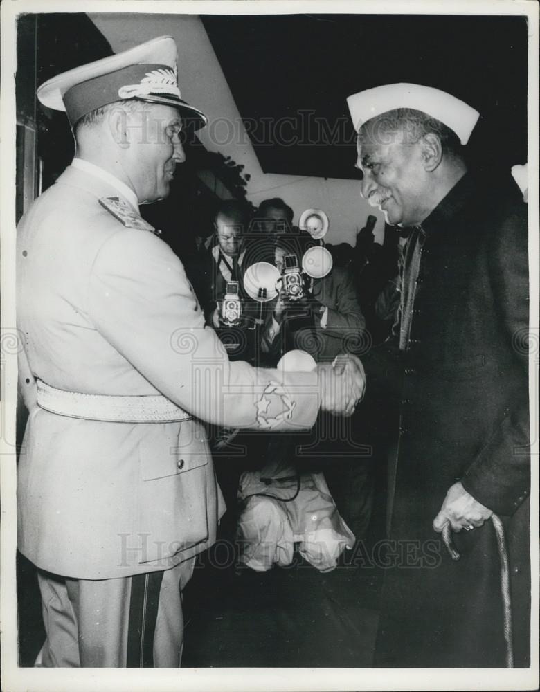 1954 Press Photo President Tito arrives in Delhi - Historic Images