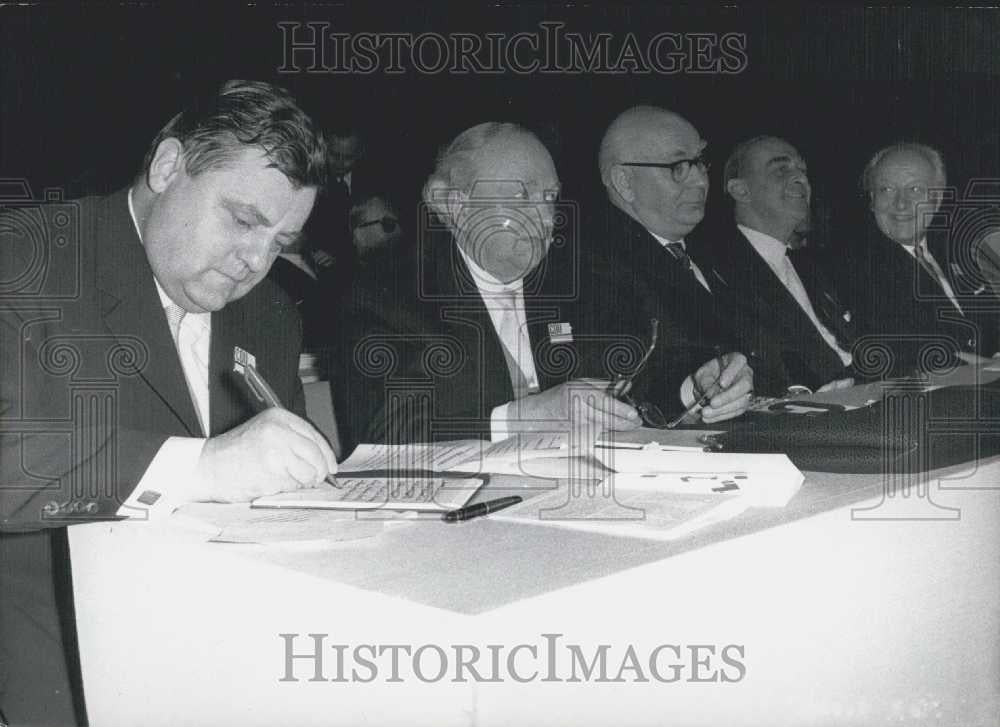 1965 Press Photo CDU Party Defense in Dusseldorff - Historic Images