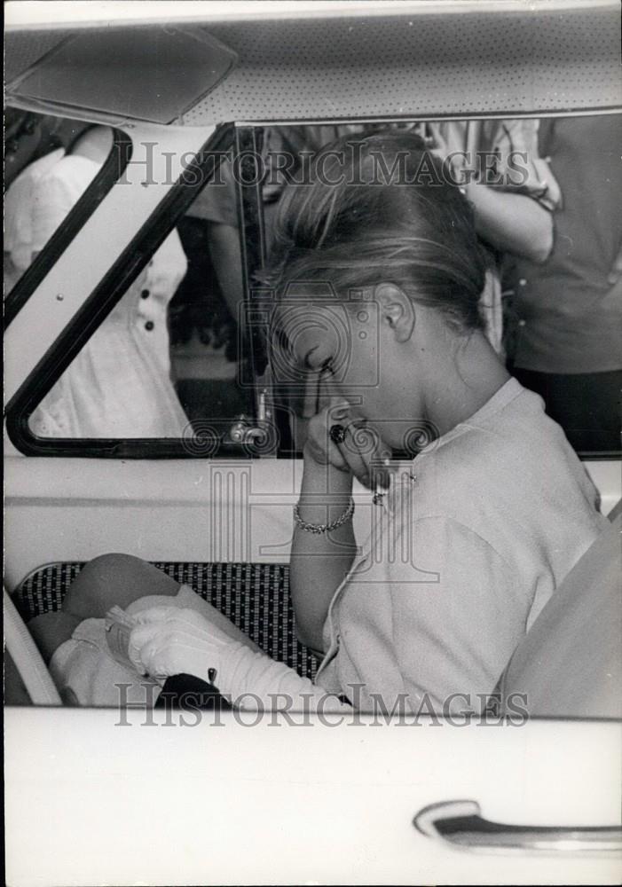 1961 Press Photo Anouchka Sits in car as she arrived in Nice - Historic Images