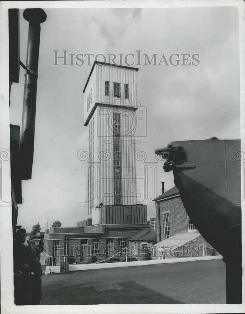 1954 Press Photo Royal Navy Demonstrating Submarine Escape Method - Historic Images