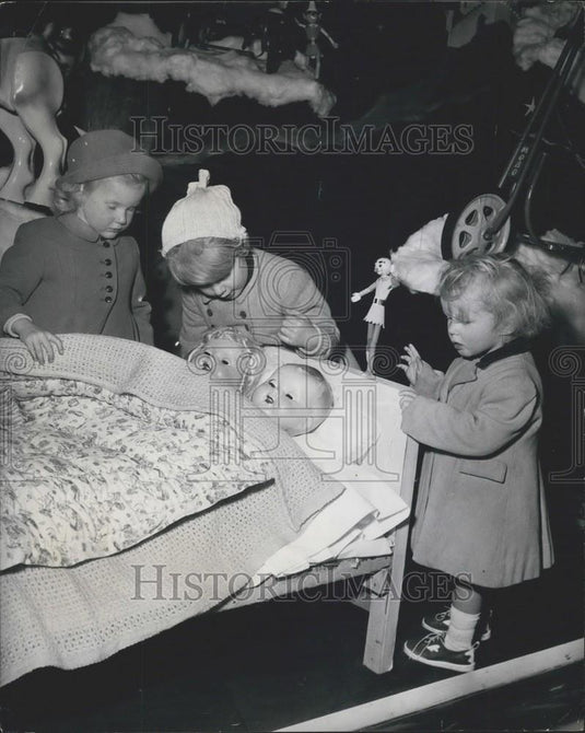 Press Photo Chief Toy Tester Rosalind, Dawn, and Jennifer Morgan - Historic Images