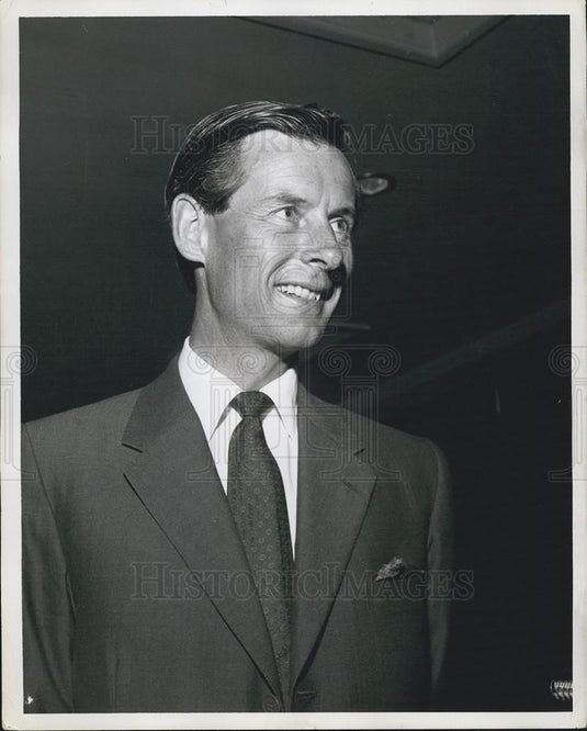 1958 Press Photo Group Captain Townsend in Miami Filming ÃƒÂ¢Ã¢Â¬Ã…The Lone JourneyÃƒÂ¢Ã¢Â¬Ã‚Â - Historic Images
