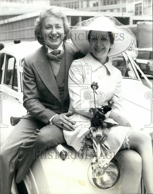 1975 Press Photo Peruvian Ballet Dancer Charo De Mendosa Marrying Ray Andrews - Historic Images