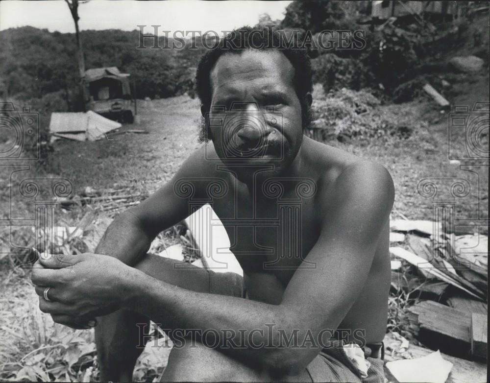 Press Photo Papua New Guinean at Bougainville - Historic Images