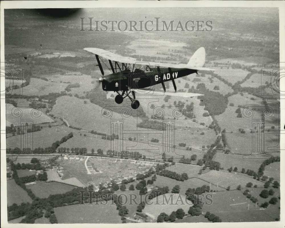 Press Photo Major Flying a Gipsy Moth - Historic Images