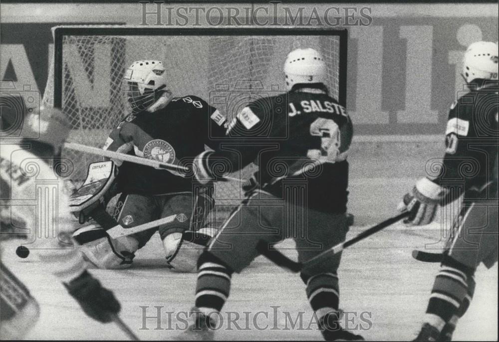 Press Photo Norwegian Ice Hockey Players Geir Hoff Jorgen Salsten Jim Marthinsen - Historic Images