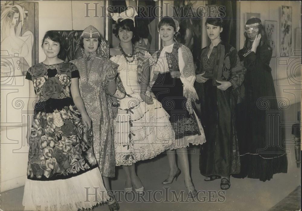 1959 Press Photo National Dress Show in Paris - Historic Images