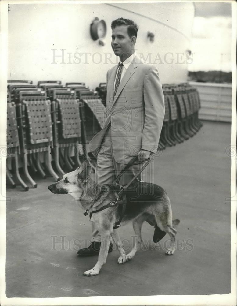 Press Photo Blind American Student Jeffrey Davis Duty, Guide Dog Binney - Historic Images