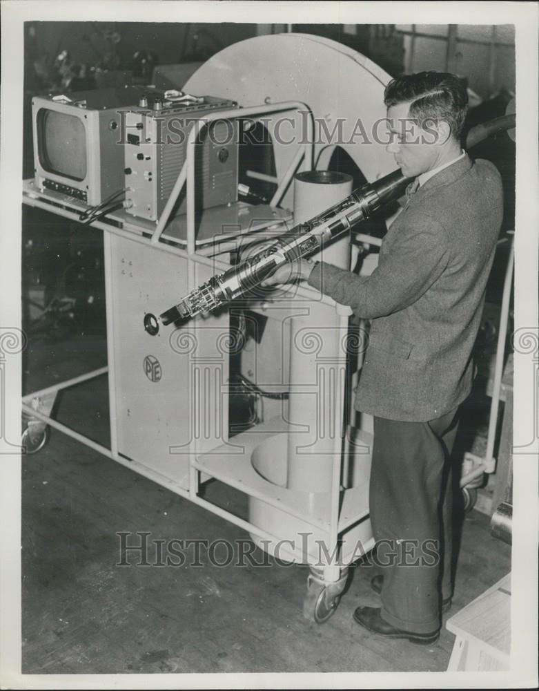 1956 Press Photo Camera For Eye Of Reactor From British Company-W.L. Cruickahank - Historic Images