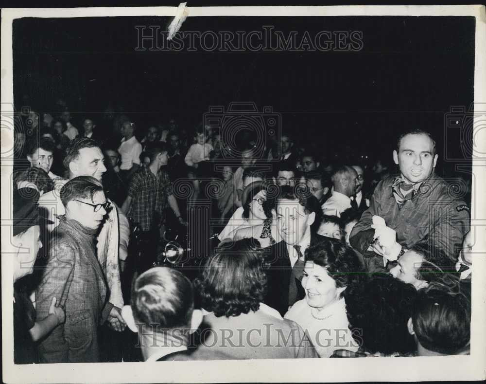 1955 Press Photo History Making Flight Ends at London Airport - Historic Images