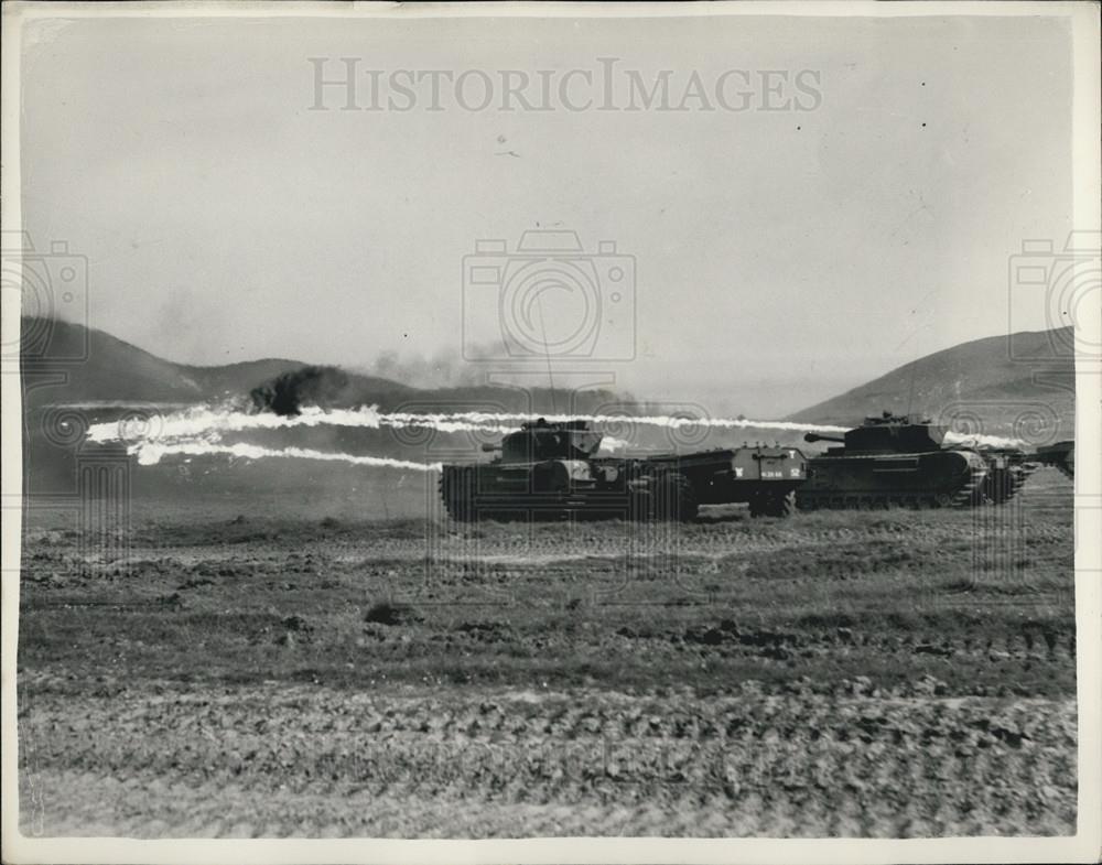 Press Photo British tanks show agility show agility in R.A.C. display - Historic Images