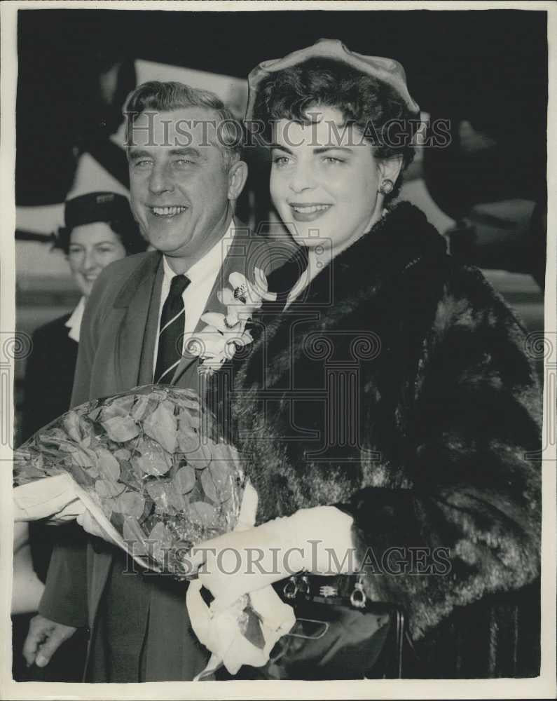 1985 Press Photo Gov of New Jersey Hon. Robert B. Meyner, and wife in London - Historic Images