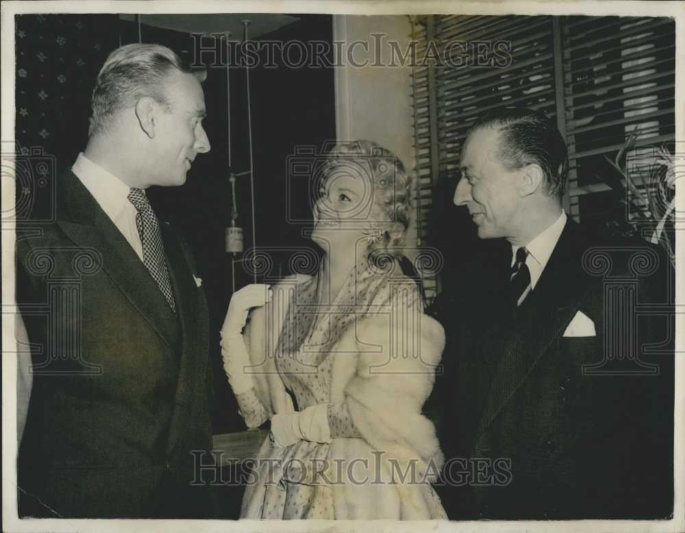 1955 Press Photo Actress Vicki Bennet - Historic Images