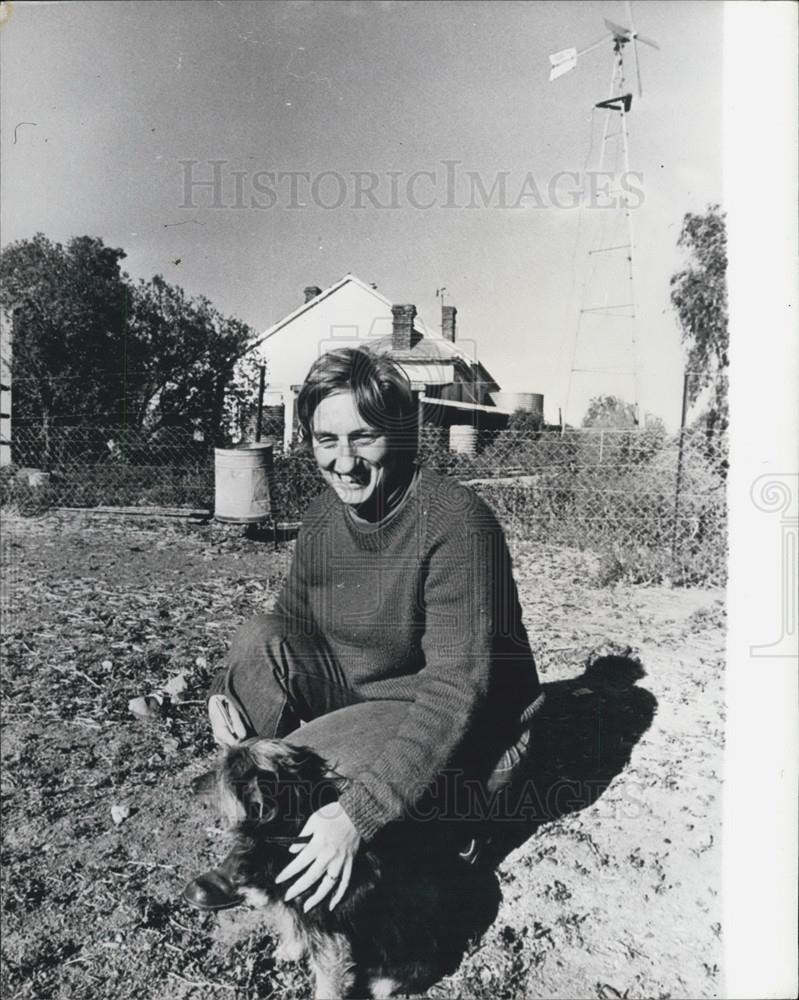 Press Photo Postmistress Ann Carsen, New South Wales - Historic Images