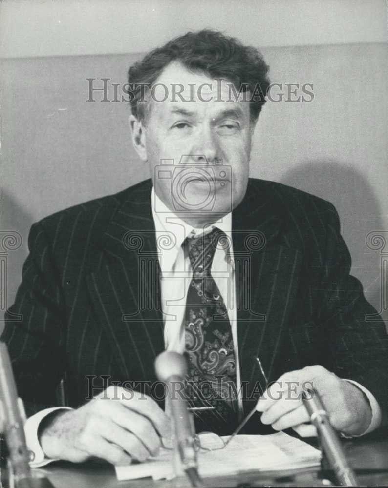 1979 Press Photo Sir Leslie Murphy Resigns as Chairman of the NEB - Historic Images