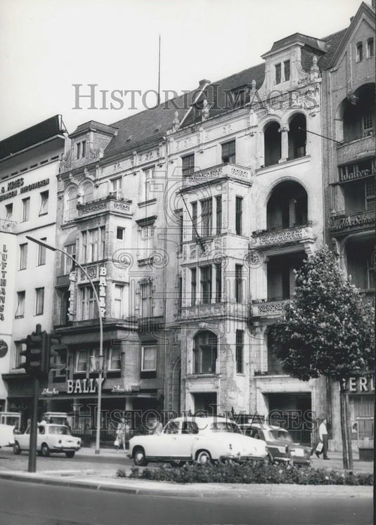 Press Photo West Berlin Luxury Street Kurfuartendam Former Embassy China - Historic Images