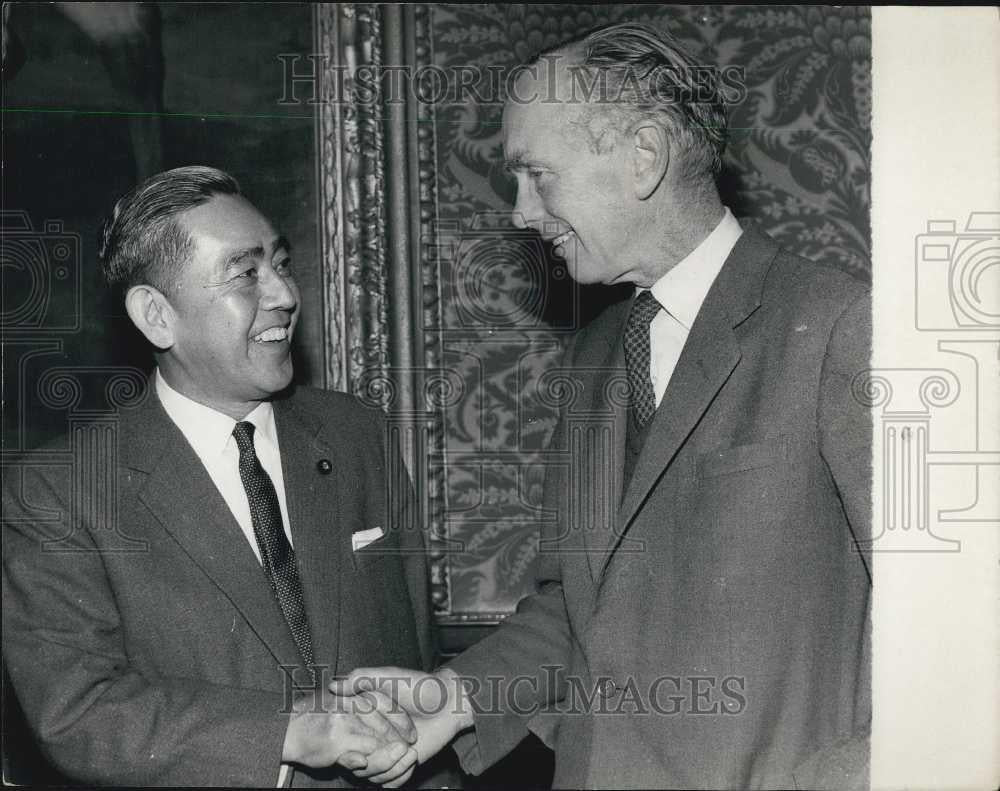 1963 Press Photo Japanese Minister Visits Lord&#39;s Home - Historic Images