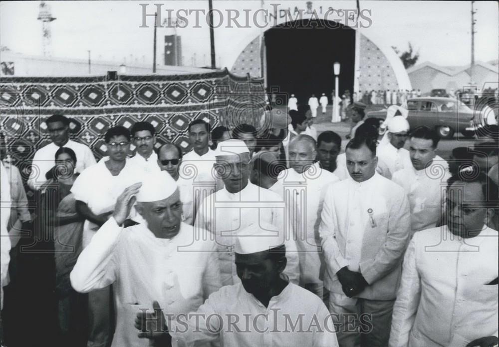 Press Photo India 1958 Exhibition, New Delhi, Jayaprakesh Narayan, Nehru - Historic Images