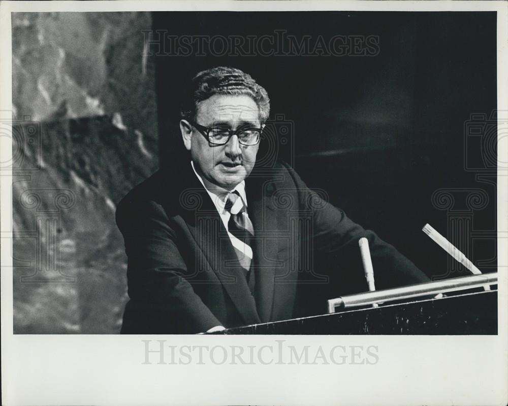 1976 Press Photo Kissinger at UN Gen. Assembly - Historic Images