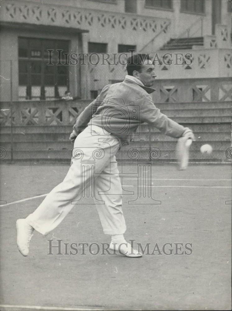 1954 Press Photo French Minister of the Interior Francois Mitterand - Historic Images