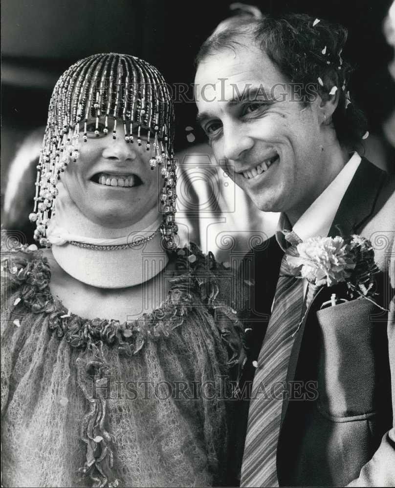 1981 Press Photo British Playwright Barrie Keeffe Wedding - Historic Images