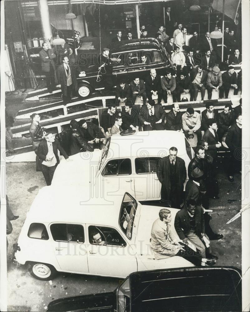 1968 Press Photo Workers Occupy Renault Factory - Historic Images