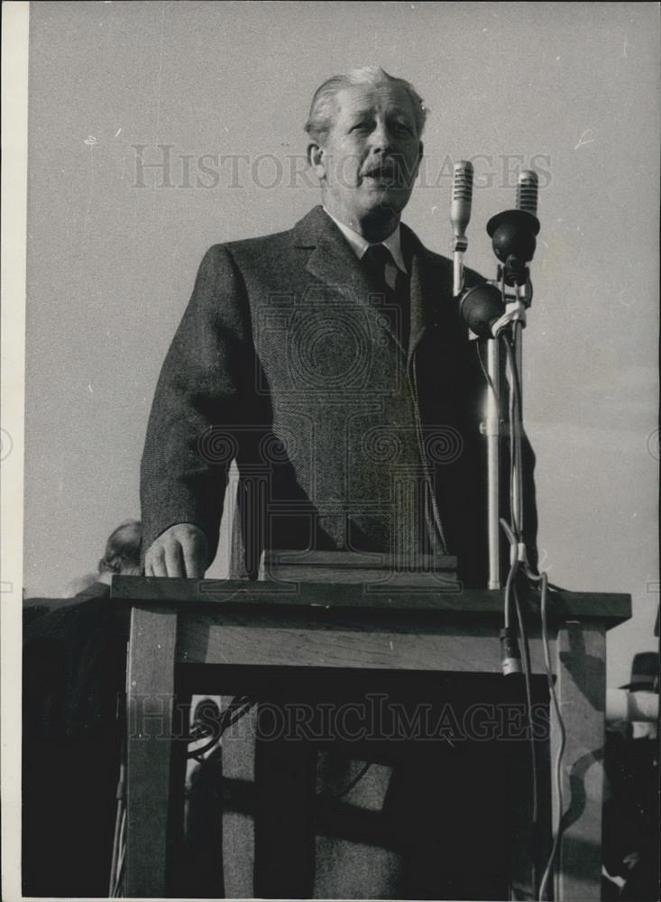 1958 Press Photo Harold Macmillan, Prime Minister, Opens Britain&#39;s New Motorway - Historic Images