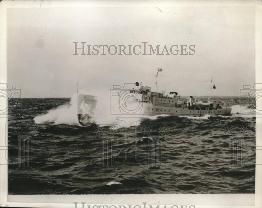 1938 Press Photo U.S. Coast Guard Cutter with Diesel Engine. - Historic Images