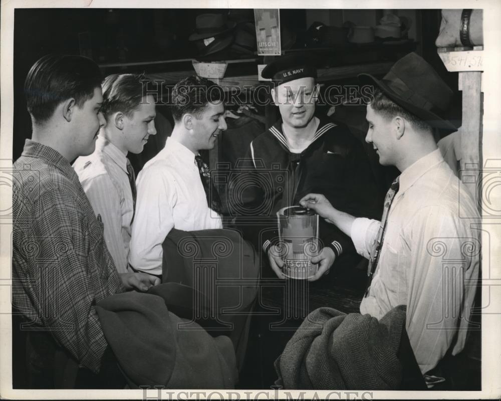 1944 Press Photo Chicago, Ill Seaman 1/c M Von Behren, M Videka,H Peyser,J Voek - Historic Images