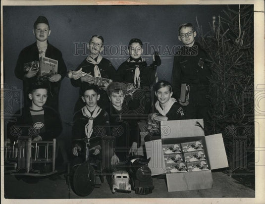 1948 Press Photo Christmas Gifts provided by Cub Scout Pack 52. - Historic Images