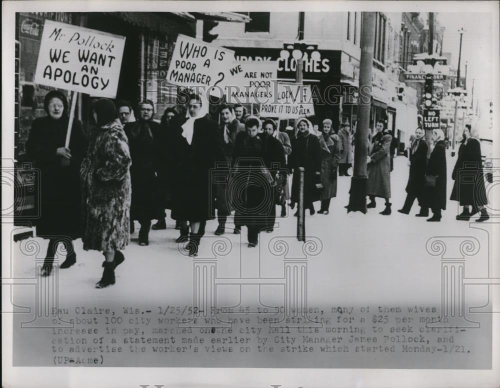 1952 Press Photo Wives of 100 city workers striking for a $25 monthly pay raise - Historic Images