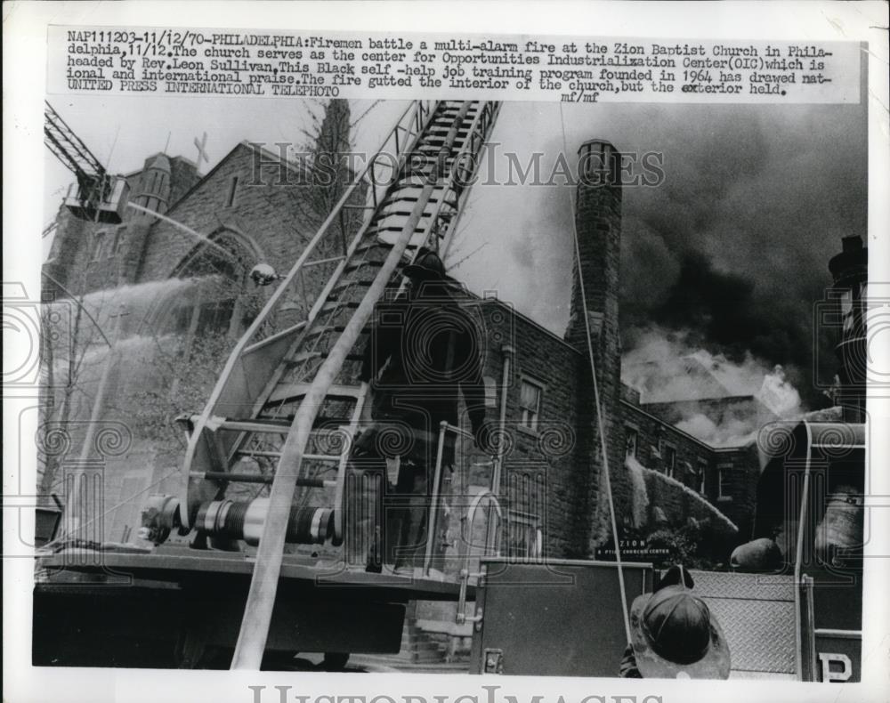 1970 Press Photo of Philadelphia Firefighters battling a multi-alarm fire at - Historic Images