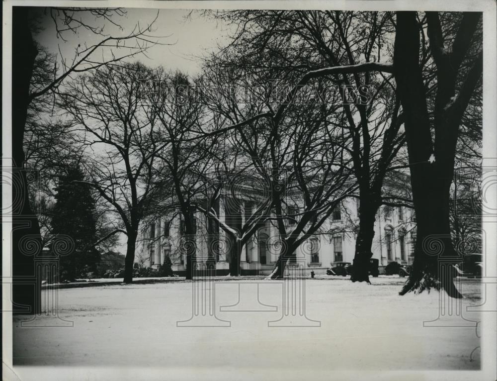 1936 Press Photo of the white surrounded by snow. - Historic Images