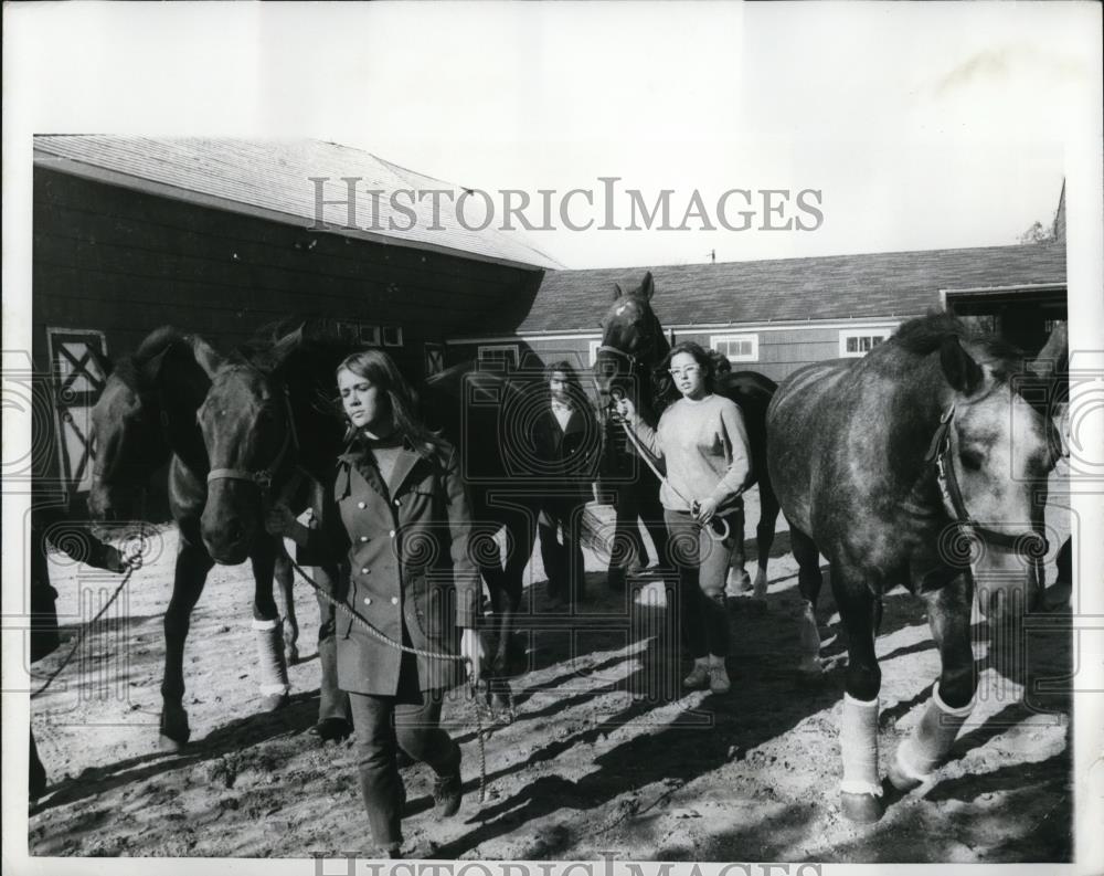 1970 Press Photo Wilson Technological Center students in Dix Hills - Historic Images