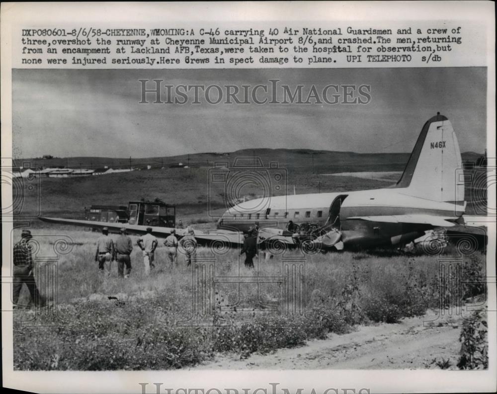 1958 Press Photo a C-46 carrying 40 Air National Guardsmen at the Cheyenne - Historic Images