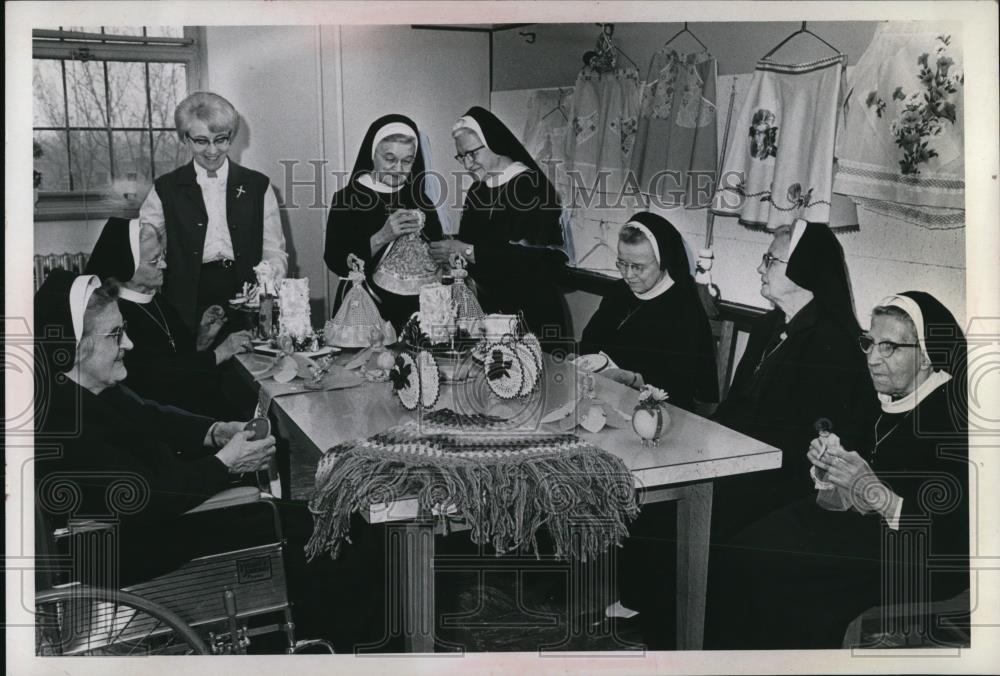 1970 Press Photo Nuns at Marymount Convention - Historic Images