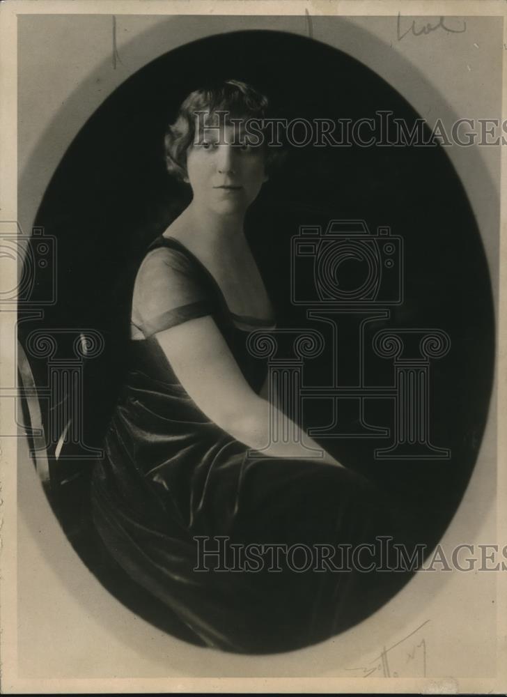 1918 Press Photo Mrs Fetine Santoris wife of grand nephew of Gen Grant - Historic Images