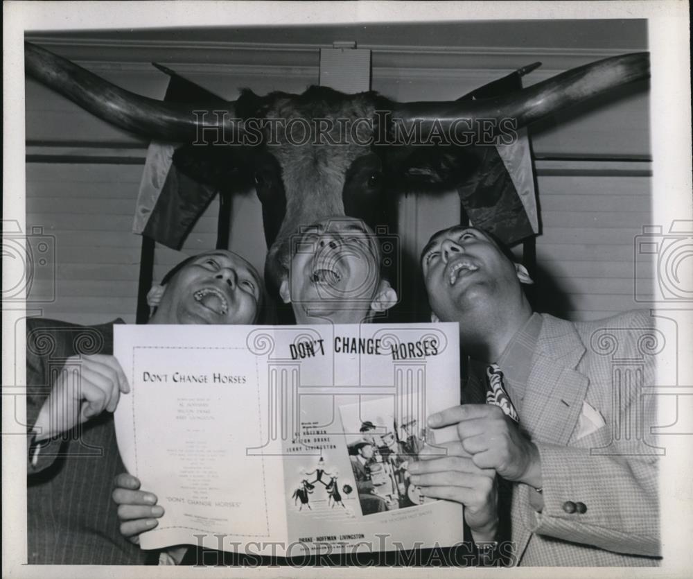 1944 Press Photo Song writers made a song for the Democratic National Convention - Historic Images