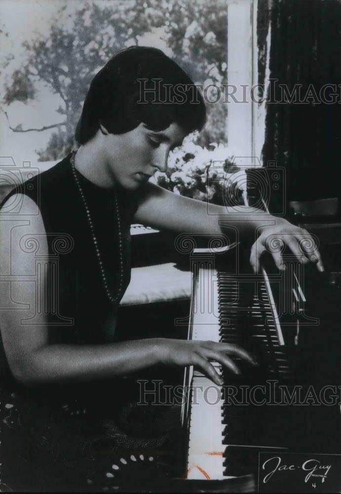 1977 Press Photo Janina Fialkowska Canadian Classical Pianist - cvp21478 - Historic Images